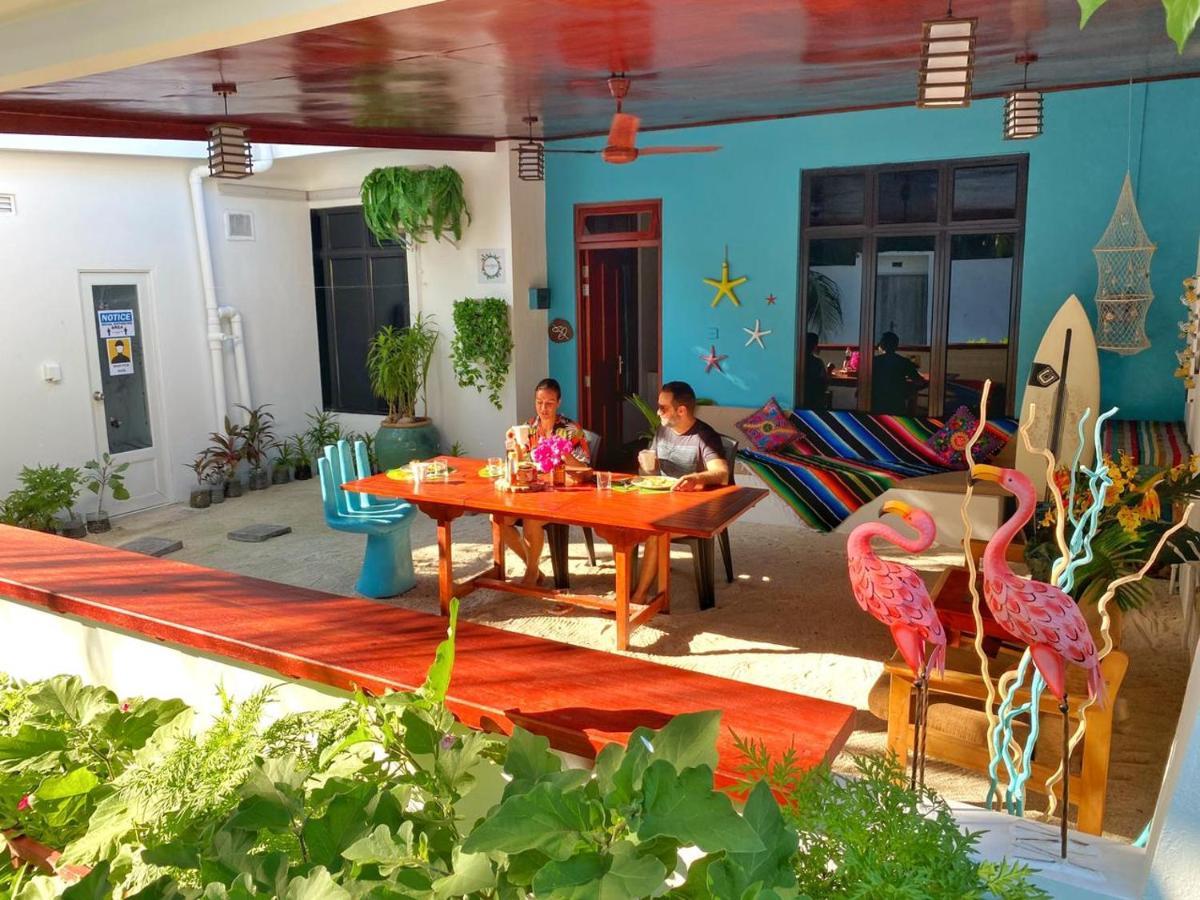 Ocean Breeze Maldives Hotel Thulusdhoo Eksteriør billede