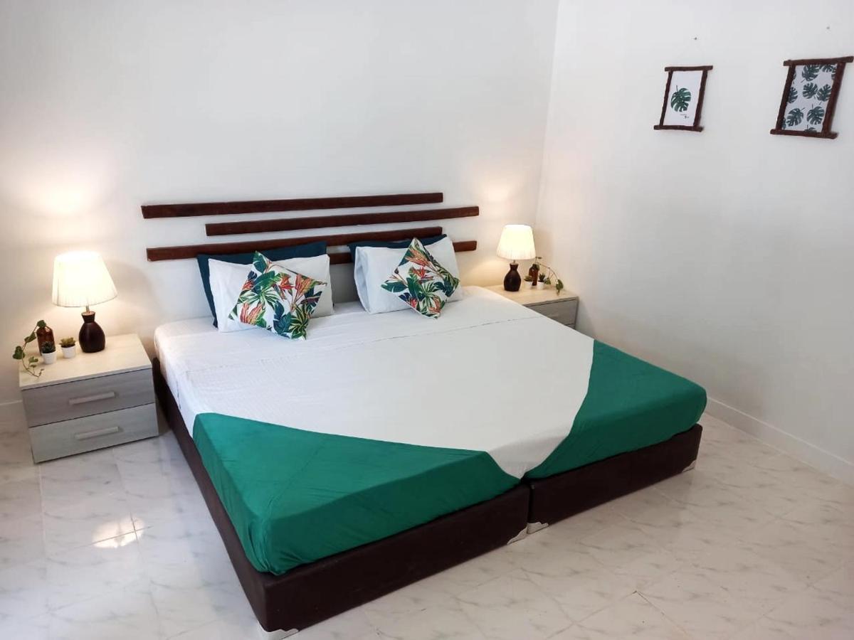 Ocean Breeze Maldives Hotel Thulusdhoo Eksteriør billede