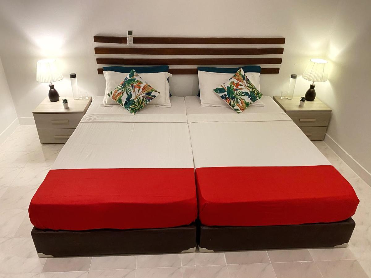 Ocean Breeze Maldives Hotel Thulusdhoo Eksteriør billede
