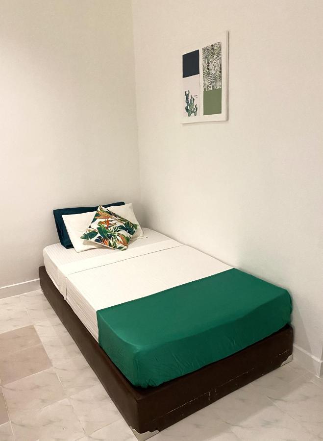 Ocean Breeze Maldives Hotel Thulusdhoo Eksteriør billede