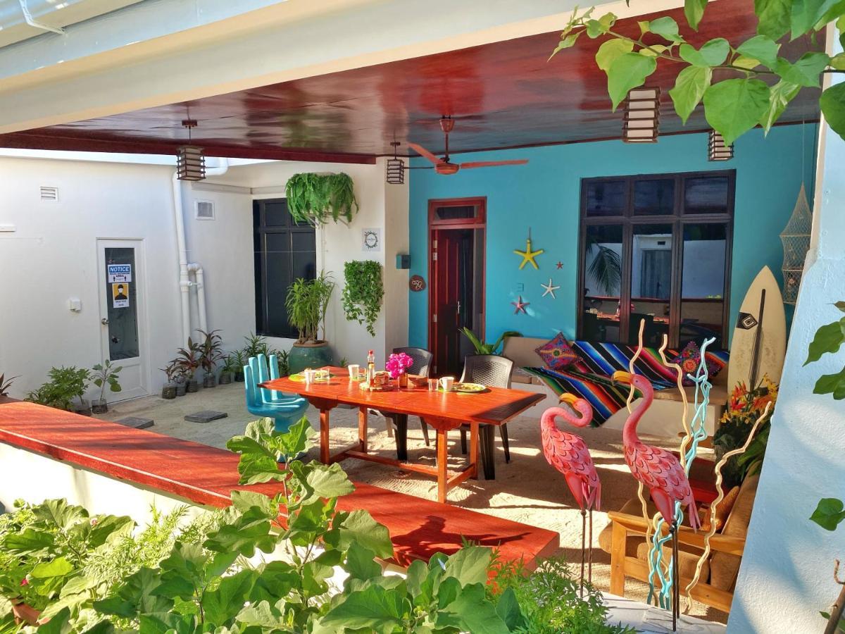 Ocean Breeze Maldives Hotel Thulusdhoo Eksteriør billede