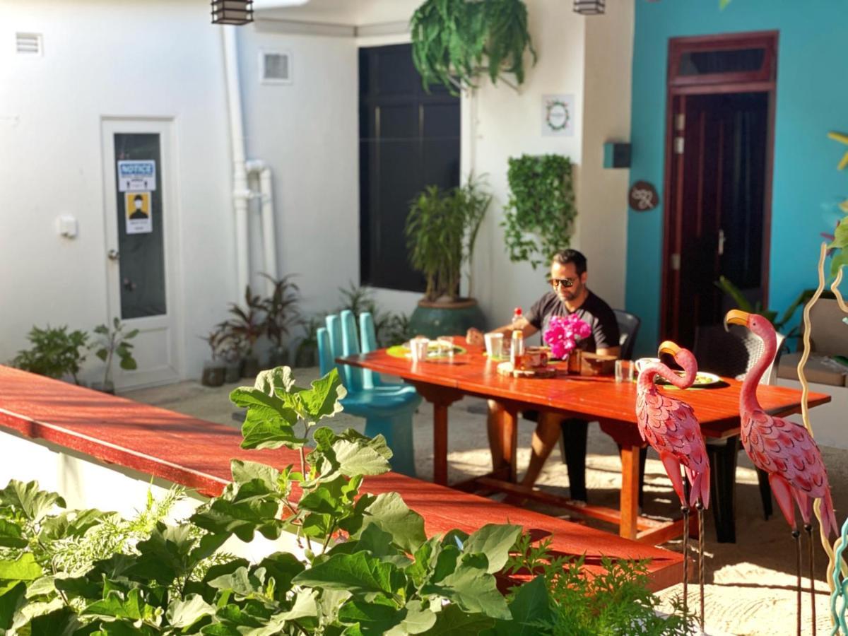Ocean Breeze Maldives Hotel Thulusdhoo Eksteriør billede