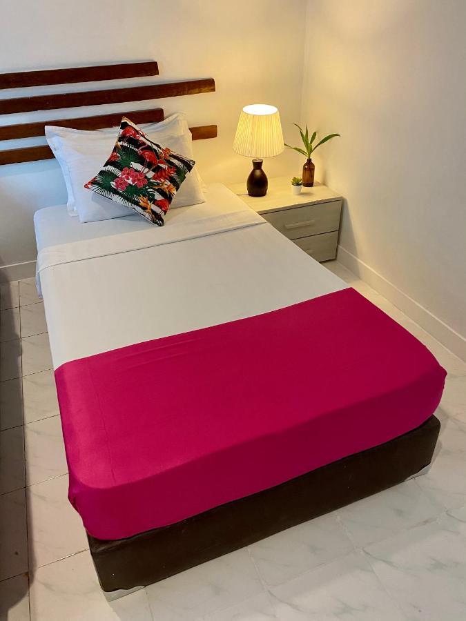 Ocean Breeze Maldives Hotel Thulusdhoo Eksteriør billede