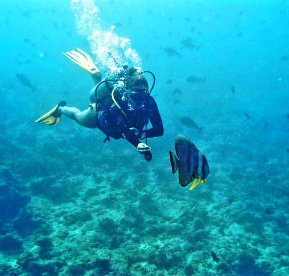 Ocean Breeze Maldives Hotel Thulusdhoo Eksteriør billede