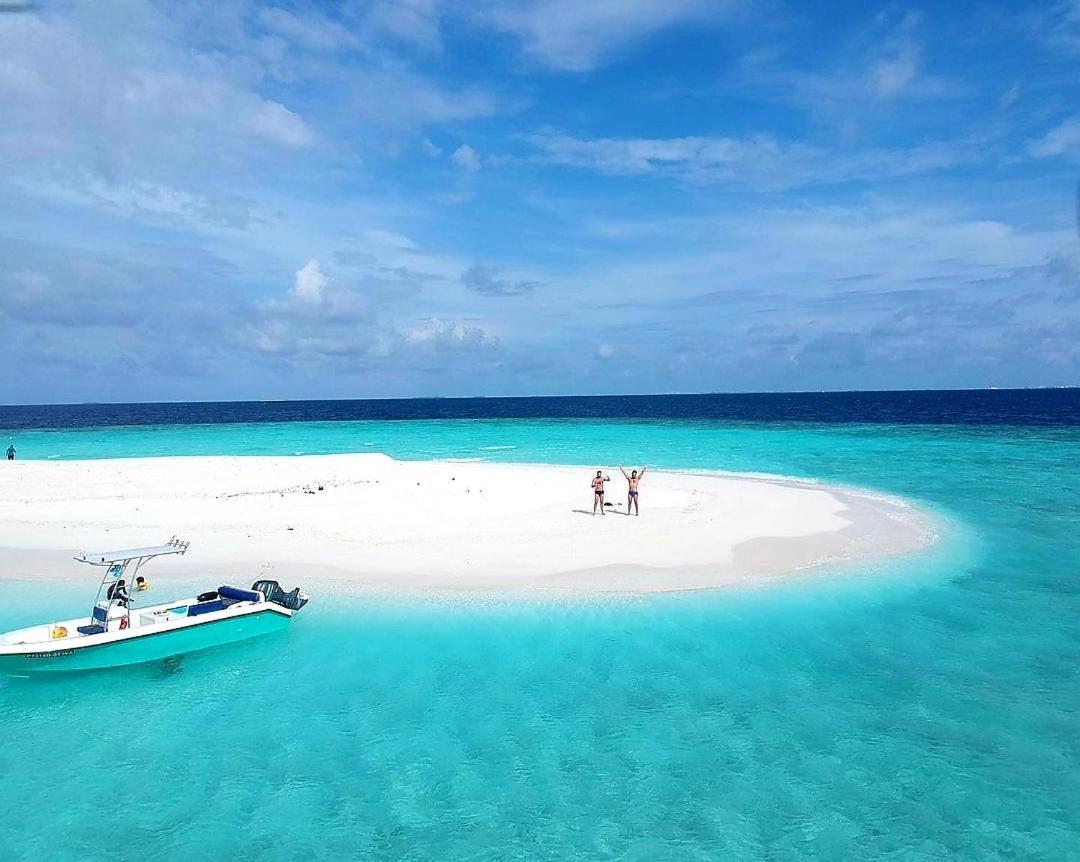 Ocean Breeze Maldives Hotel Thulusdhoo Eksteriør billede