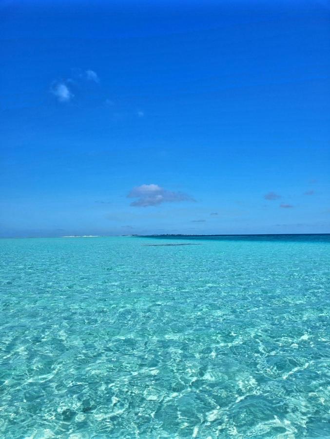 Ocean Breeze Maldives Hotel Thulusdhoo Eksteriør billede