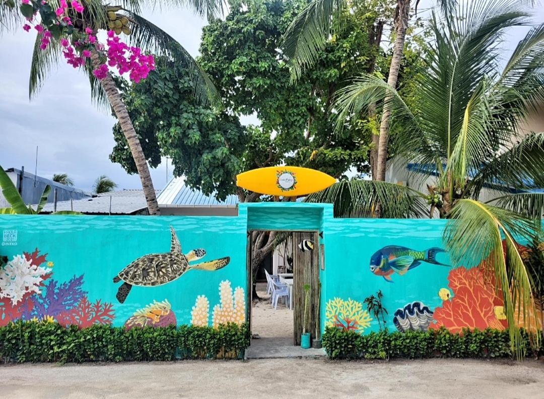 Ocean Breeze Maldives Hotel Thulusdhoo Eksteriør billede