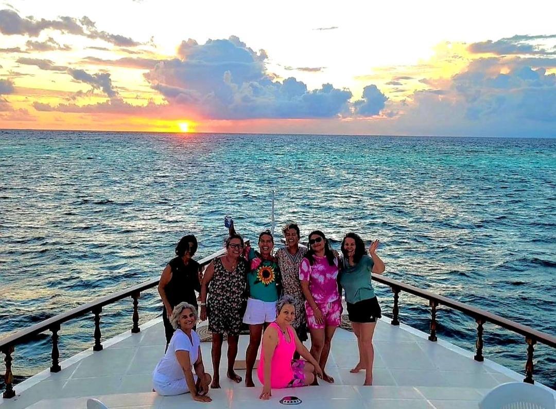 Ocean Breeze Maldives Hotel Thulusdhoo Eksteriør billede